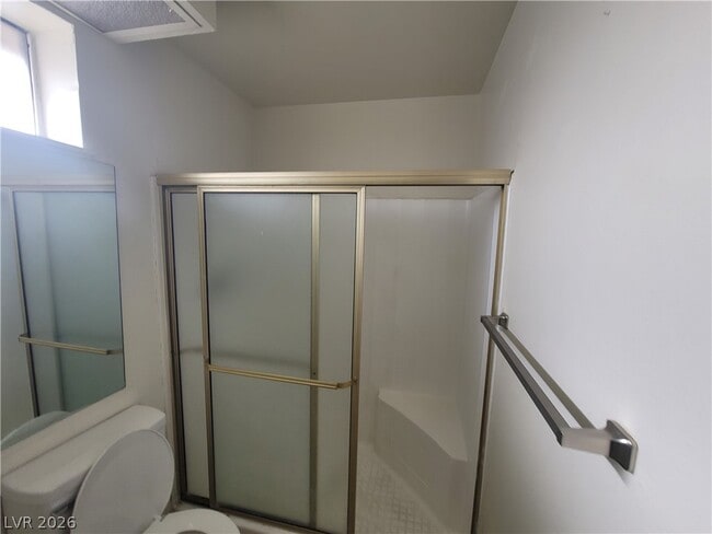 Building Photo - 4760 Woodridge Rd