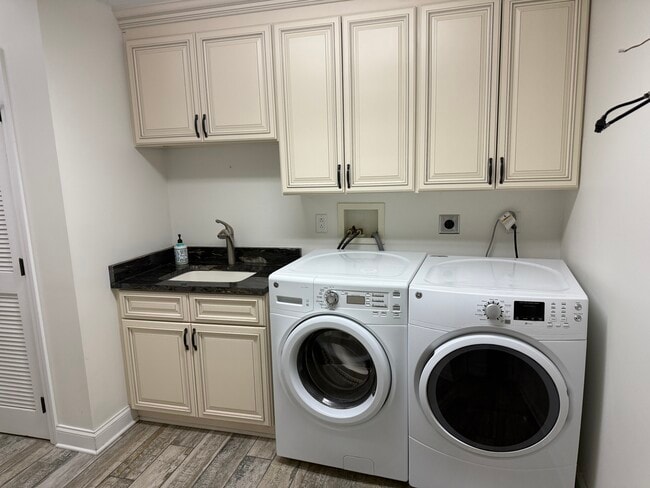 Building Photo - 208 Adams Pointe Blvd