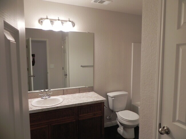 Building Photo - 1423 Natchez Trl.