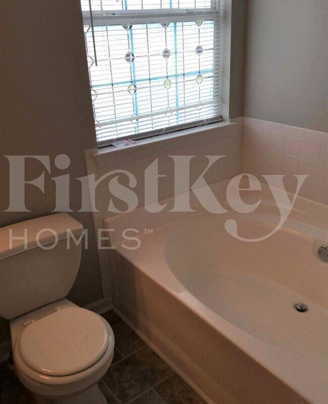 Building Photo - 4200 Reserve Hill Crossing