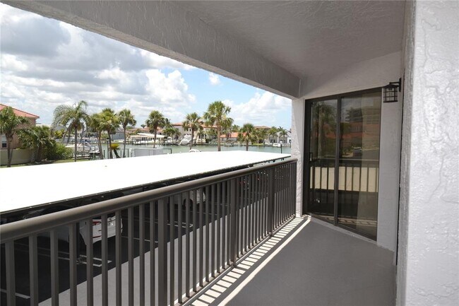 Building Photo - 1651 Sand Key Estates Ct