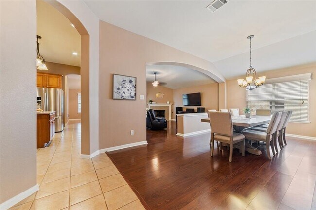 Building Photo - 1203 Calistoga Dr