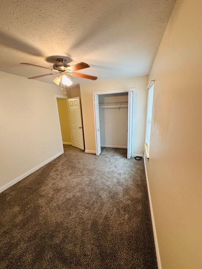 Building Photo - Spacious 3-Bedroom Duplex for Rent – Minut...