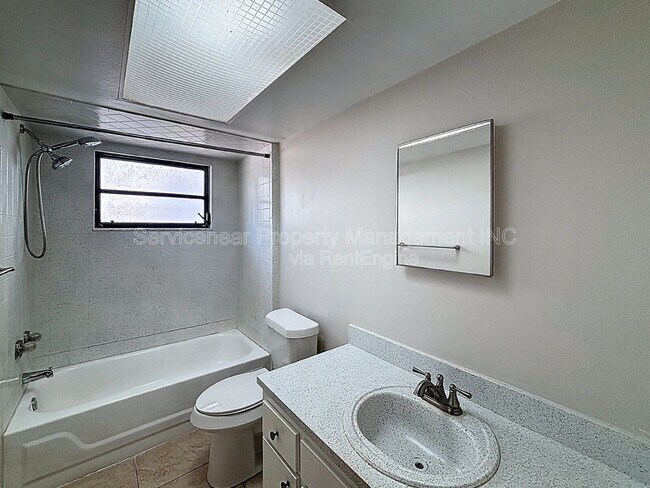 Building Photo - 10597 101st Ave