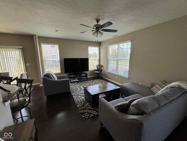 Building Photo - 9653 Angelica Dr