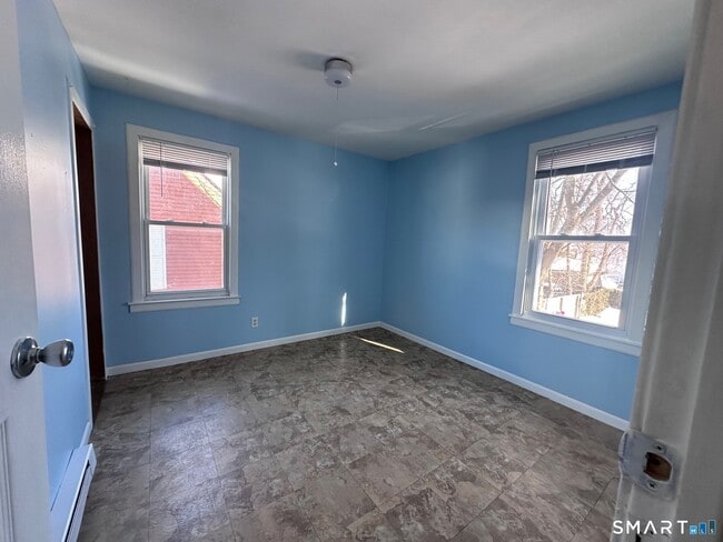 Building Photo - 24 Rocky Hill Ave