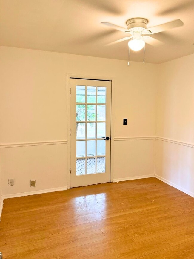 Building Photo - Cottage style home