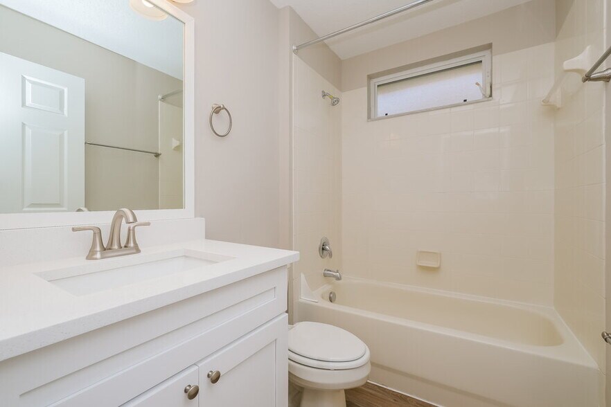 Building Photo - 1843 Horsechestnut Ct