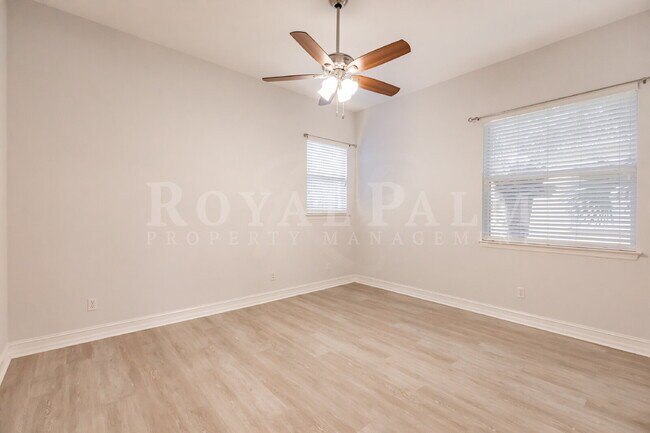 Building Photo - 12060 Lucca St