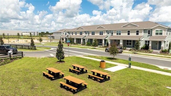 Building Photo - 16350 Hamlin Vw St