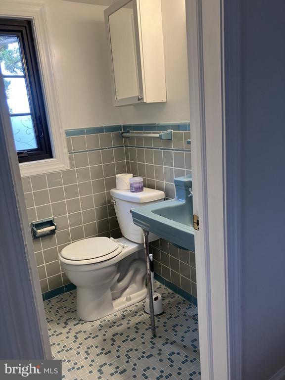 Building Photo - 6008 Bryn Mawr Ave