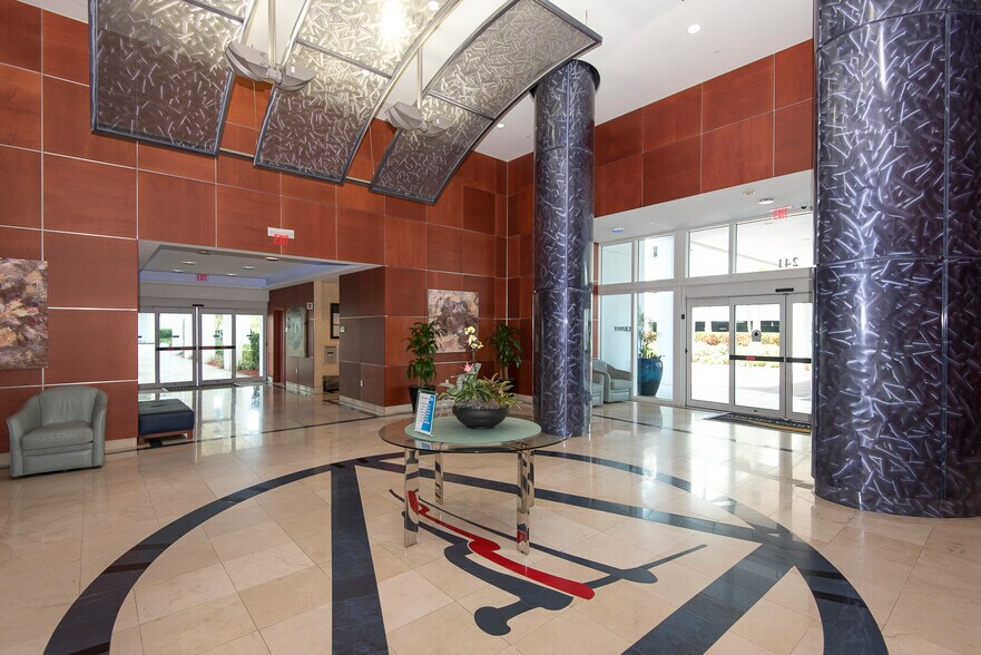 Building Photo - 231 Riverside Dr