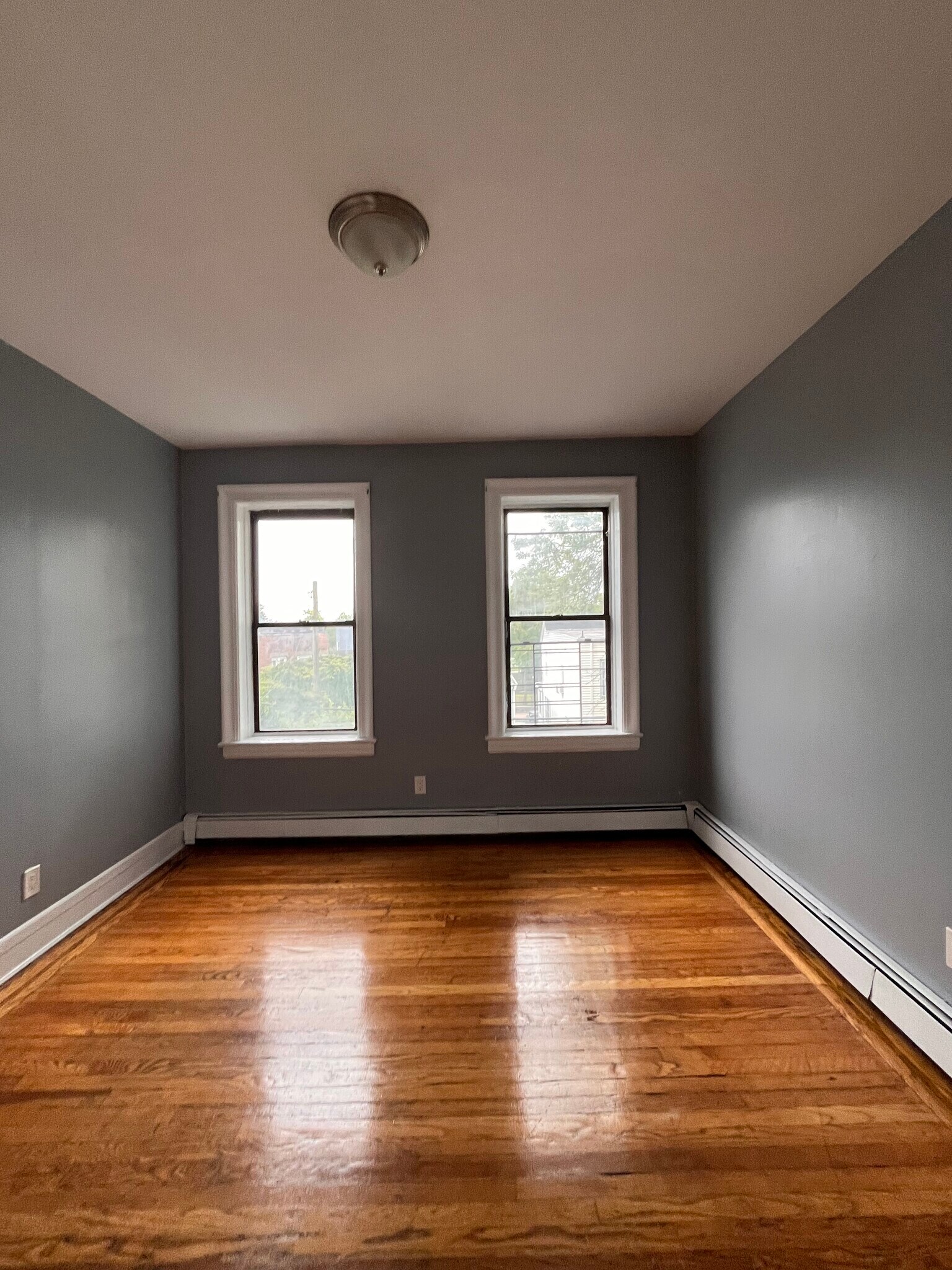 Building Photo - 149 Zabriskie St