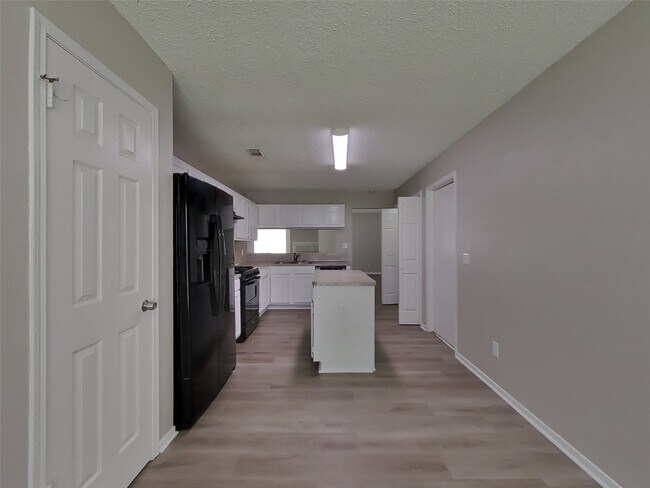 Building Photo - 13830 Keyworth Dr