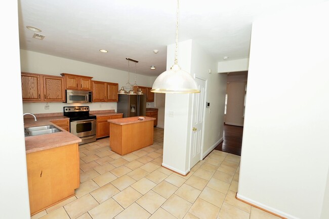 Building Photo - Harbourview Community