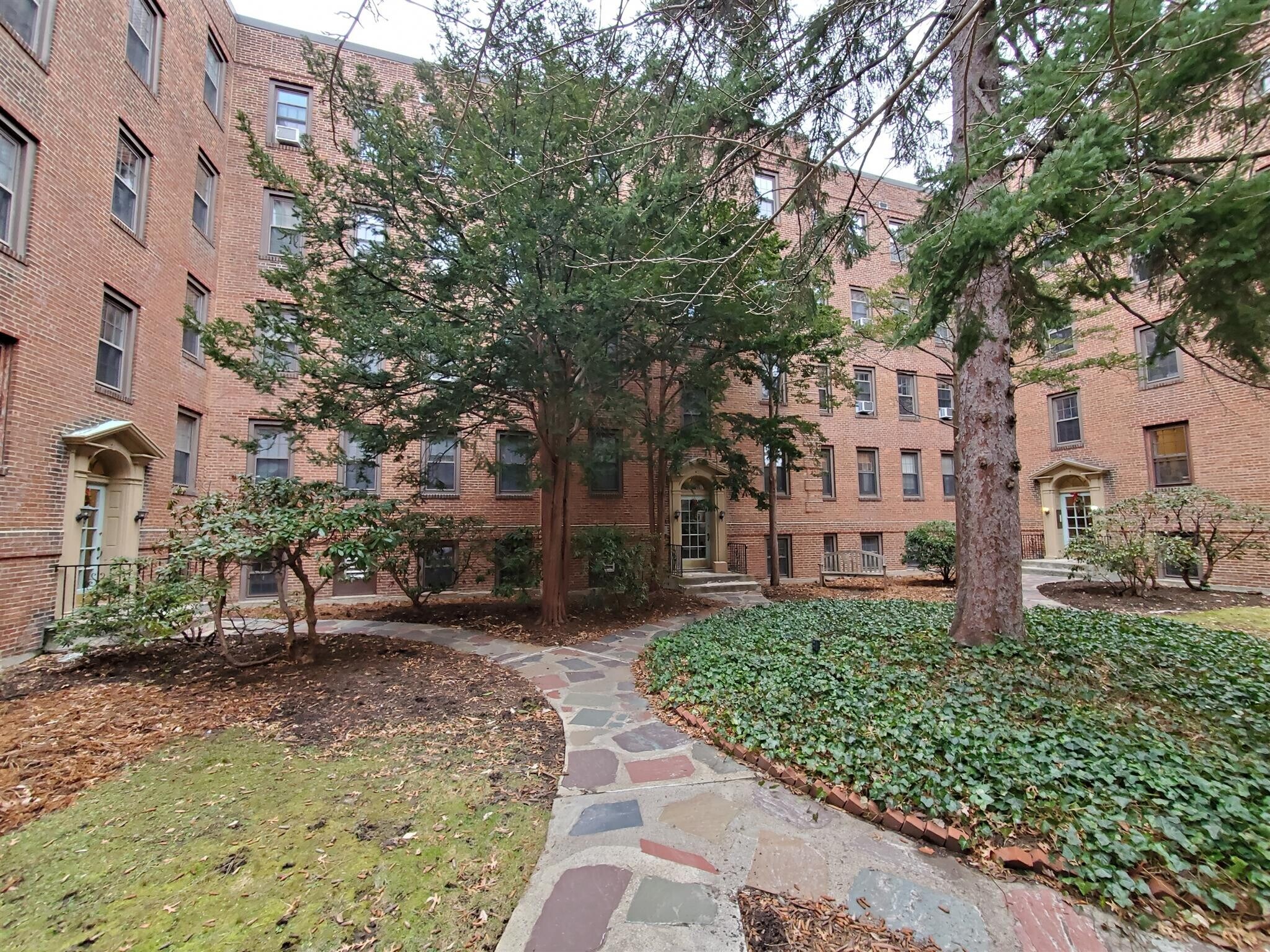 Building Photo - 16 Ware St