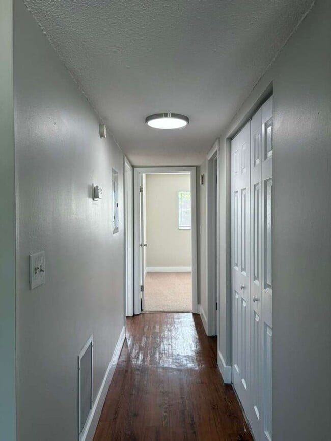 Building Photo - P167 - LMB #108