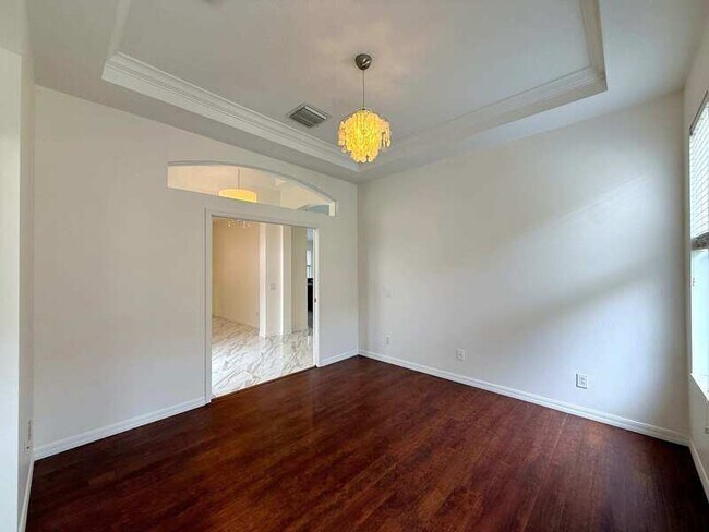 Building Photo - 9512 Greenpointe Dr
