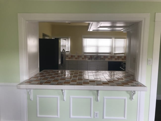 Kitchen island - 1252 26th St