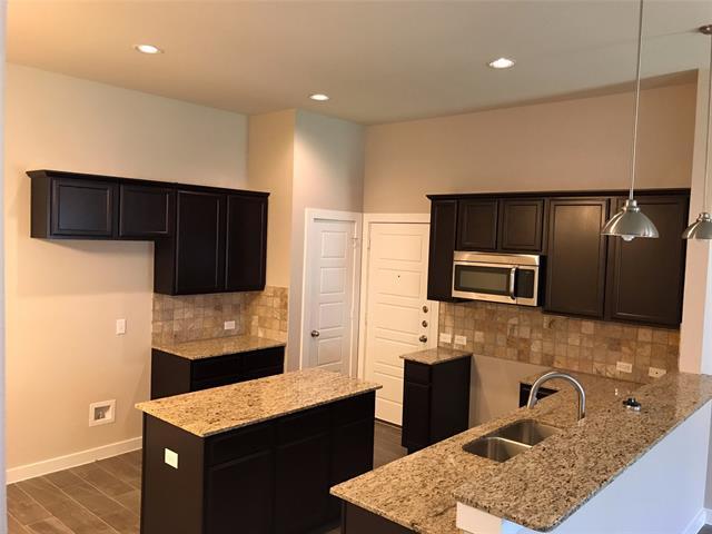 Building Photo - 906 Skyview Dr