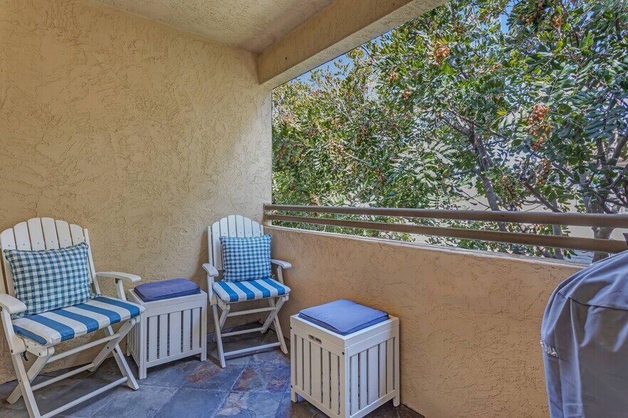 Building Photo - 3843 Riviera Dr