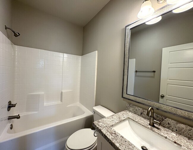 Building Photo - 4011 Oaklawn St