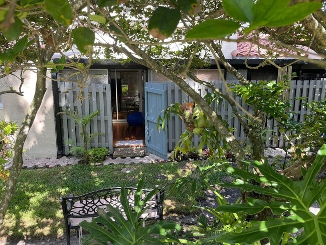 Building Photo - 1592 Springside Dr