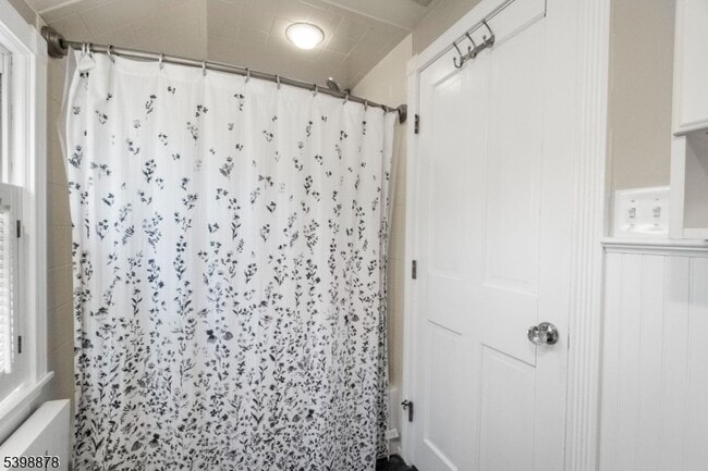 Building Photo - 24 E Harrison Pl