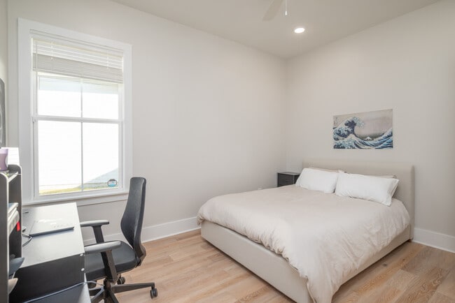 Building Photo - 55 Greystone Ct