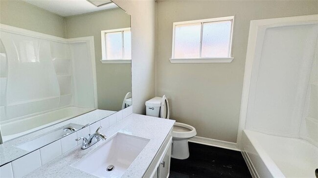 Building Photo - 10418 Towne Oak Ln