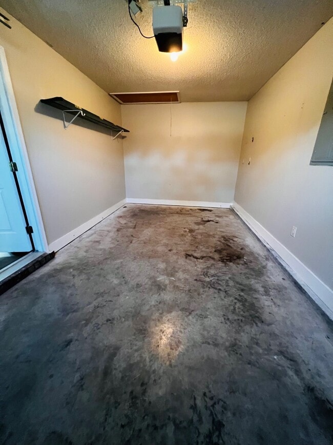 Building Photo - 1229 Langston Ln