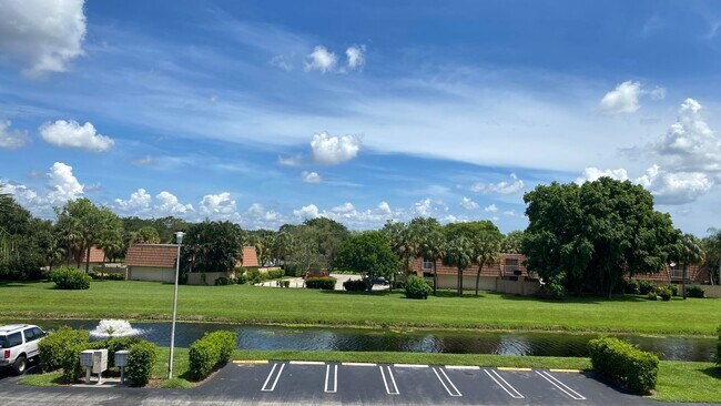 Building Photo - 1105 Green Pine Blvd