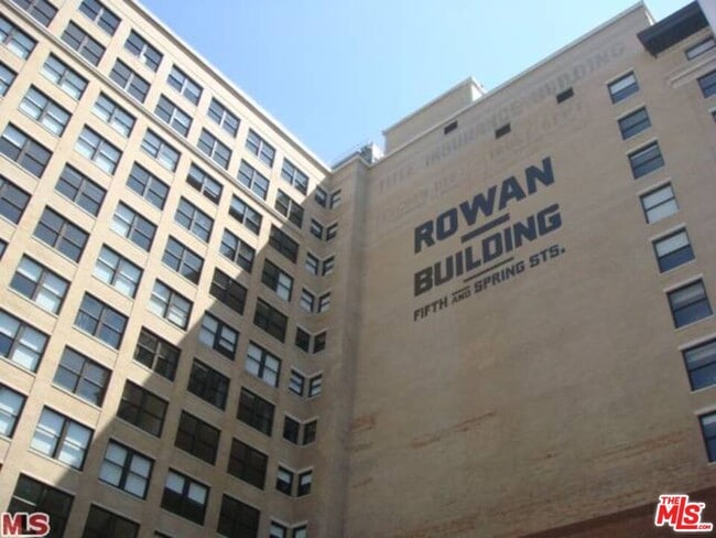 Building Photo - 460 S Spring St