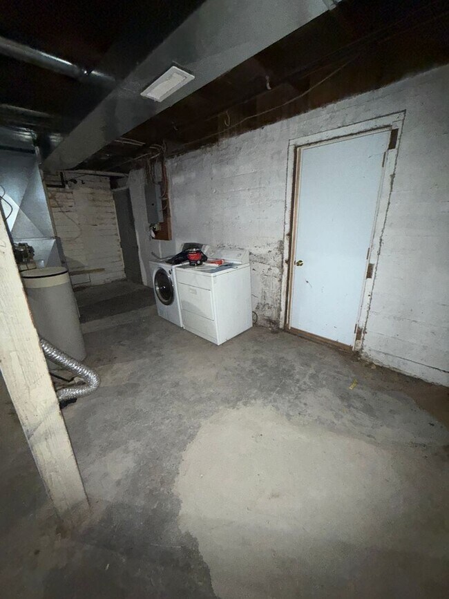 Building Photo - NSP-139/141 6th St NW