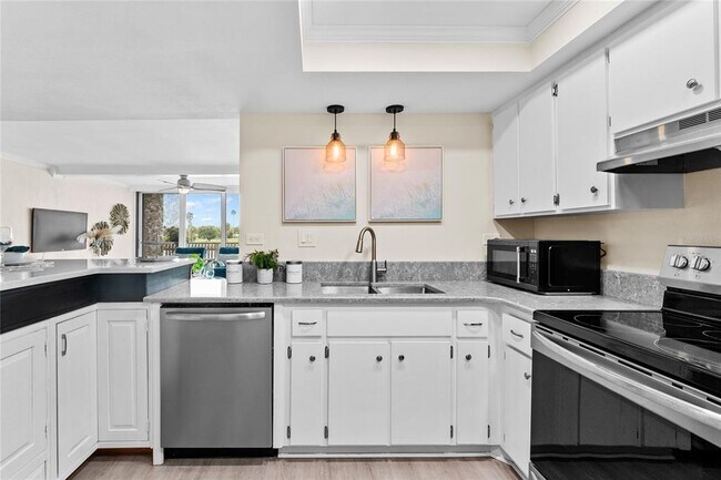 Building Photo - 450 Treasure Island Causeway