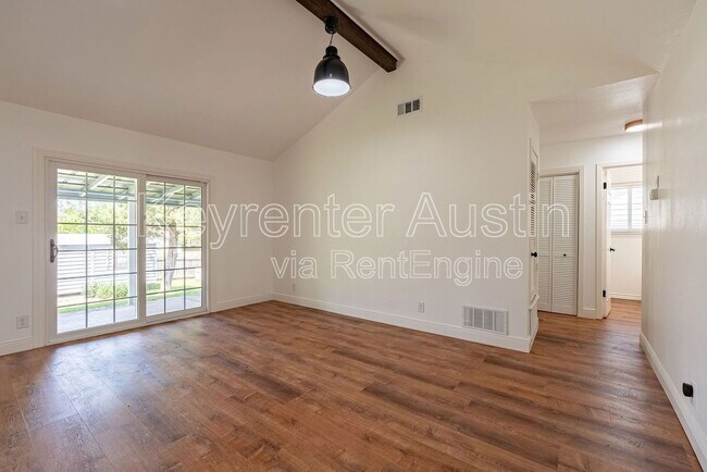 Building Photo - 902 Speer Ln