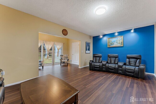 Building Photo - 403 Red Crest Ln