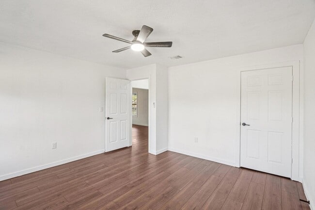 Building Photo - 385 Alta Vista Dr