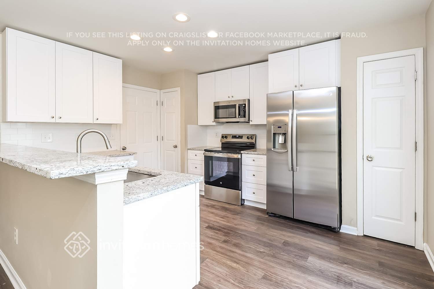 Building Photo - 9409 Dewey Dr