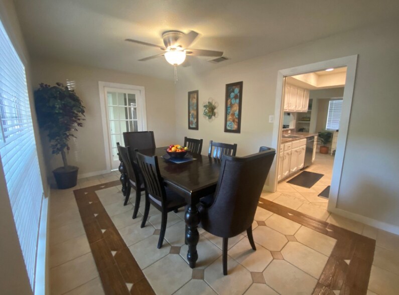 Building Photo - 2611 Woodline St