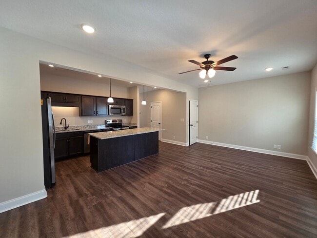 Building Photo - Live Where Comfort Meets Convenience in This Stylish 3 Bedroom Townhome