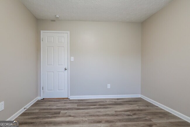 Building Photo - 2958 Quinbery Dr