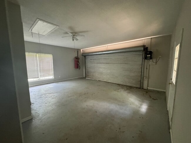Building Photo - Gorgeous 4 bedroom 4.5 bathroom home in Ki...