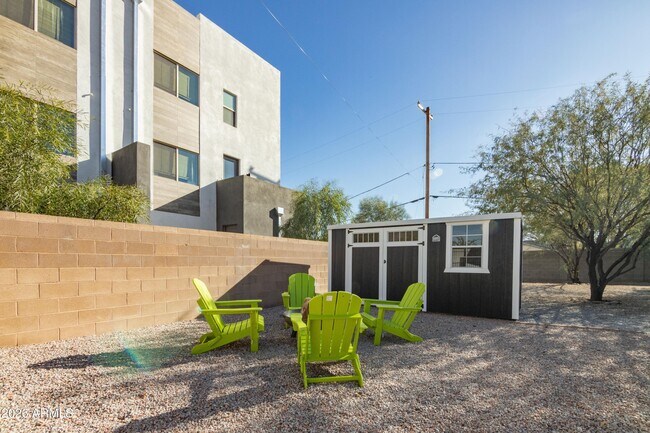 Building Photo - 1433 E Osborn Rd