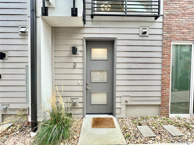 Primary Photo - 3411 Albion St