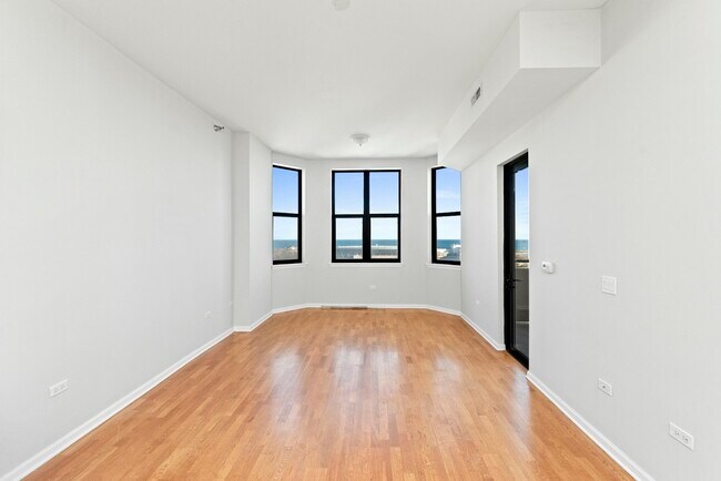 Building Photo - 1464 S Michigan Ave
