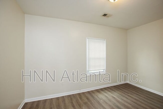 Building Photo - 1049 Sims St SW