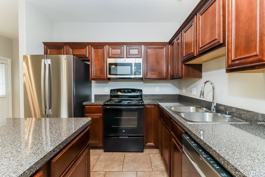 Building Photo - 2412 Hawkwood Ct