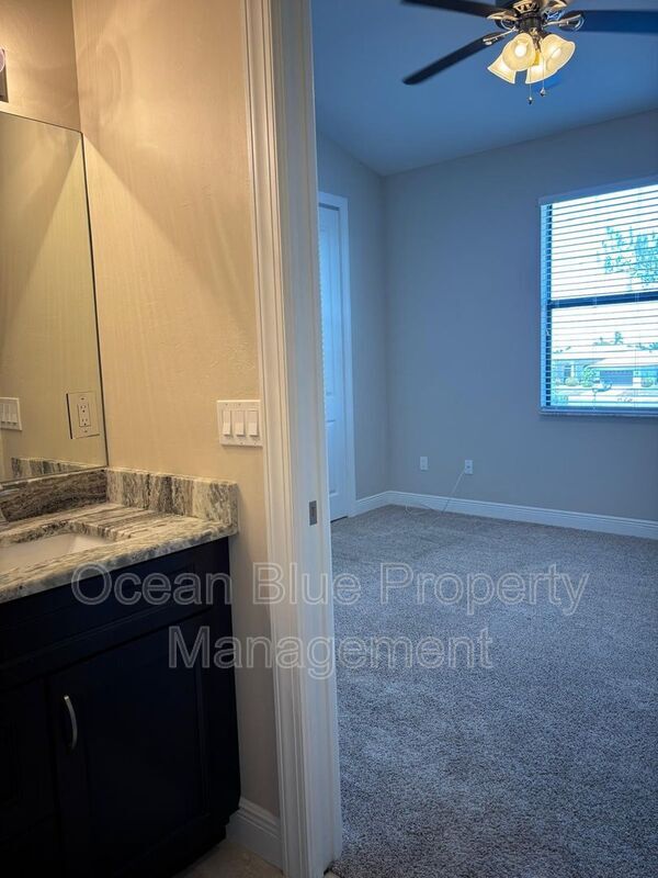 Building Photo - 421 SW 47th Terrace