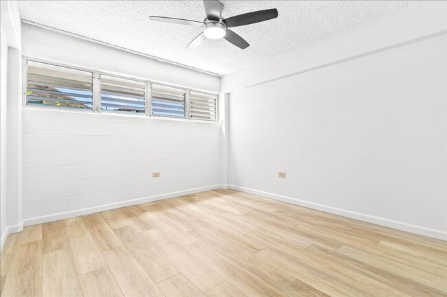 Building Photo - Newly renovated one bedroom condo with lov...
